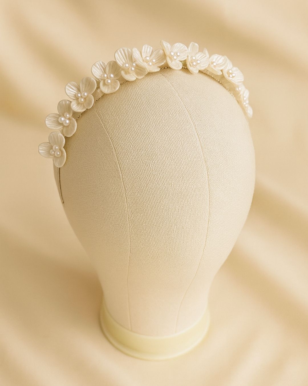 Tiara Tipo Diadema De Flores Blancas Infinita - Pedra México
